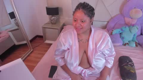 Snapshot of ravendipaul_ chatting on 12-23-24, 12:08 online show from 12-23-24, 12:08