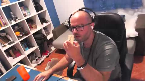 ravingr3d3 online show from 10-12-25, 07:57