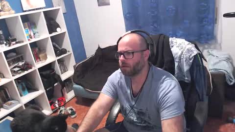 ravingr3d3 online show from 10-28-25, 11:18