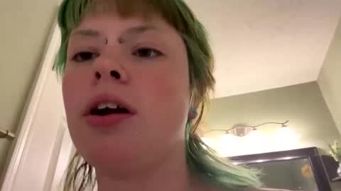 Snapshot of ravyn_xoxo chatting on 01-12-25, 03:39 Ravynn 3 online show from 01-12-25, 03:39