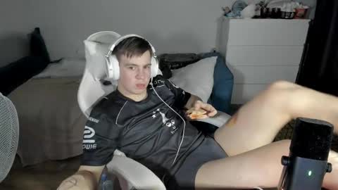 Ray online show from 10-16-25, 10:33