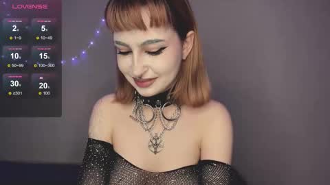 Sophia - online show from 10-11-25, 05:11