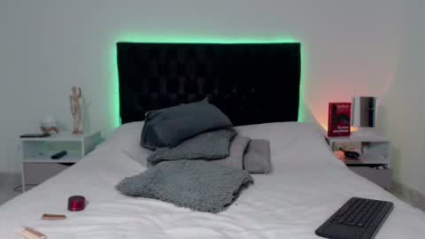 Ray online show from 12-23-25, 02:09