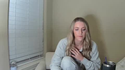 Snapshot of raybabexx chatting on 09-20-25, 02:45 RayBabe online show from 09-20-25, 02:45