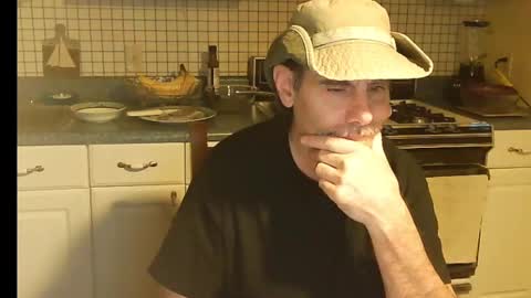 Ray online show from 10-22-25, 07:08