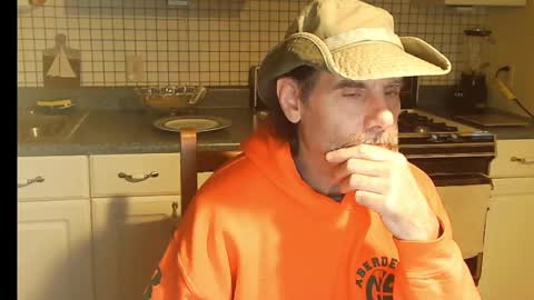 Ray online show from 10-28-25, 08:07