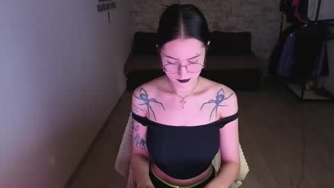 Snapshot of raylsjulie chatting on 10-22-25, 05:08 see u next time 0300 UTC 0 online show from 10-22-25, 05:08