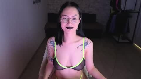 Snapshot of raylsjulie chatting on 10-25-25, 10:01 see u next time 0300 UTC 0 online show from 10-25-25, 10:01