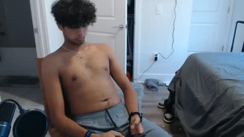 raymondg8596 online show from 10-02-25, 06:48