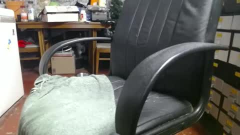 Snapshot of raysmith77777777 chatting on 12-18-24, 12:32 Ray online show from 12-18-24, 12:32