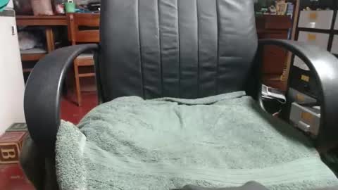 Snapshot of raysmith77777777 chatting on 01-09-25, 02:43 Ray online show from 01-09-25, 02:43