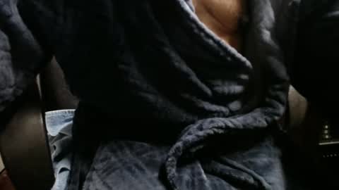 Snapshot of raysmith77777777 chatting on 11-02-25, 12:24 Ray online show from 11-02-25, 12:24