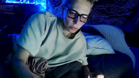  Yrriel Strife Candy-Demon Caveboy mr. Cringe   online show from 12-31-24, 03:55