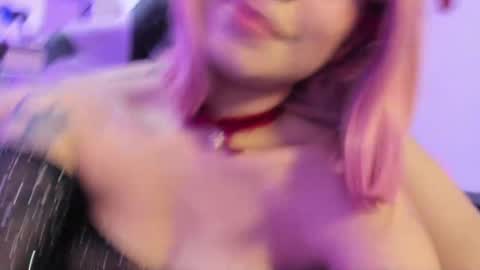 Snapshot of rea_winry chatting on 02-18-25, 04:26 Rea online show from 02-18-25, 04:26