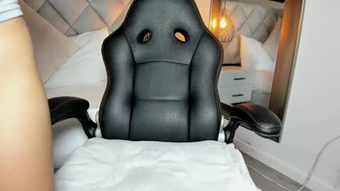 Snapshot of real_doncella_pussy chatting on 02-05-26, 08:24 DONCELLA online show from 02-05-26, 08:24