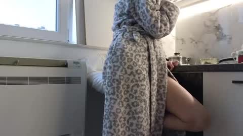 Snapshot of realanallovers chatting on 02-17-25, 06:31 BalancedSexLife online show from 02-17-25, 06:31