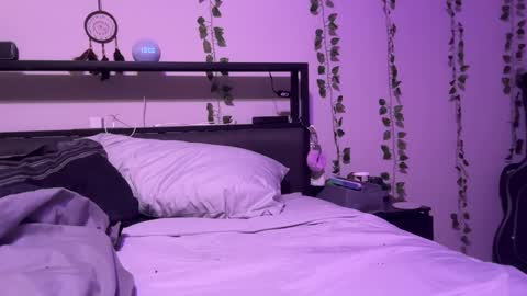 Preston  Stella online show from 01-18-25, 04:59