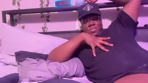 Snapshot of realpurp_ chatting on 02-05-25, 11:23 Preston  Stella online show from 02-05-25, 11:23