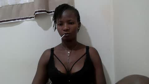 queen online show from 11-18-25, 05:12