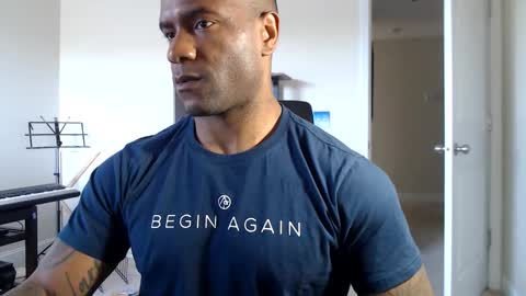 Snapshot of realreyblack chatting on 10-26-25, 03:18 Rey online show from 10-26-25, 03:18