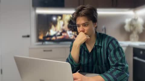 AliceEve online show from 02-17-25, 08:36