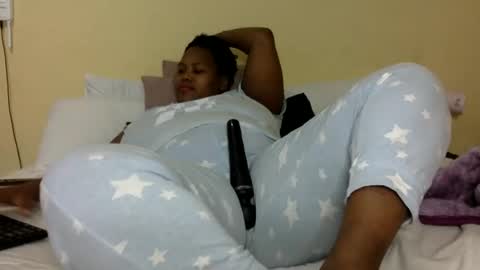Snapshot of realsweetheart chatting on 01-16-25, 06:27 REAL1SWEETHEART online show from 01-16-25, 06:27