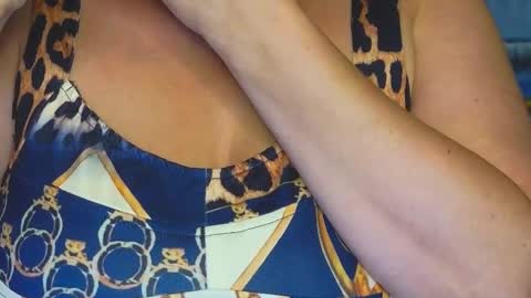 Im a little sick. Ill be back soon. online show from 09-27-25, 03:28