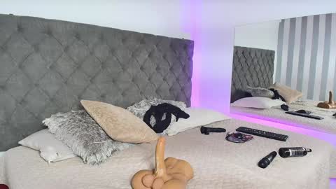 Snapshot of rebeca_cortez1 chatting on 01-28-25, 06:38 I invite you to my birthday on November 3th online show from 01-28-25, 06:38