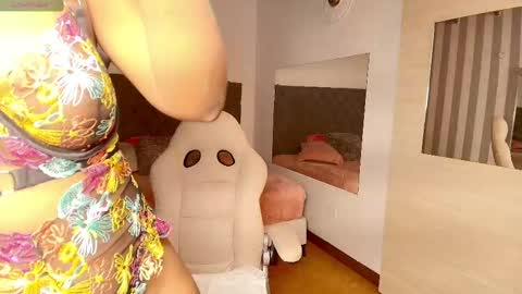 Snapshot of rebeca_cortez1 chatting on 02-10-25, 03:46 I invite you to my birthday on November 3th online show from 02-10-25, 03:46
