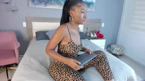 Snapshot of rebeca_cortez1 chatting on 09-18-25, 08:11 I invite you to my birthday on November 3th online show from 09-18-25, 08:11