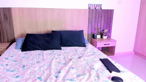 Snapshot of rebeca_cortez1 chatting on 11-22-25, 09:14 I invite you to my birthday on November 3th online show from 11-22-25, 09:14