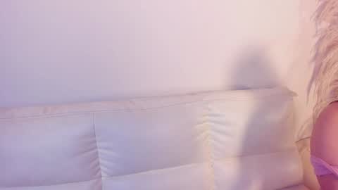 Snapshot of rebeca_williams_ chatting on 02-01-25, 02:37 Rebeca Williams online show from 02-01-25, 02:37