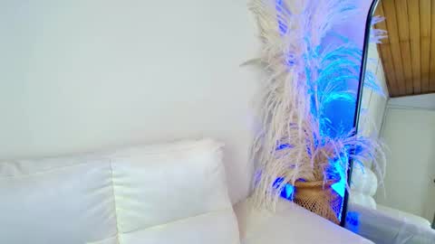 Snapshot of rebeca_williams_ chatting on 02-18-25, 08:47 Rebeca Williams online show from 02-18-25, 08:47