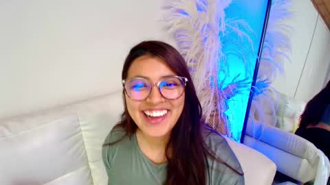Snapshot of rebeca_williams_ chatting on 02-19-25, 06:00 Rebeca Williams online show from 02-19-25, 06:00