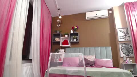 Snapshot of rebecablackx chatting on 12-19-24, 11:18 rebecablackx online show from 12-19-24, 11:18