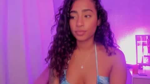 Snapshot of rebecaharrison111 chatting on 12-12-24, 11:36 Rebeca online show from 12-12-24, 11:36