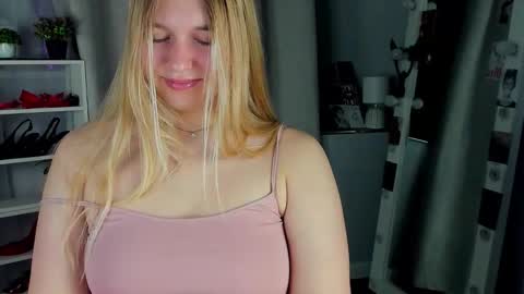 rebecca_____ online show from 10-08-25, 02:20