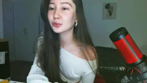 Snapshot of rebecca_demure18 chatting on 12-19-24, 03:08 Lets talk here 33. online show from 12-19-24, 03:08