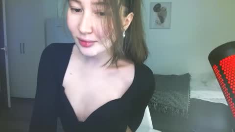 Snapshot of rebecca_demure18 chatting on 02-06-25, 11:26 Lets talk here 33. online show from 02-06-25, 11:26