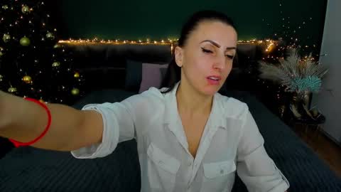 rebecca_diamonds online show from 01-05-25, 03:55
