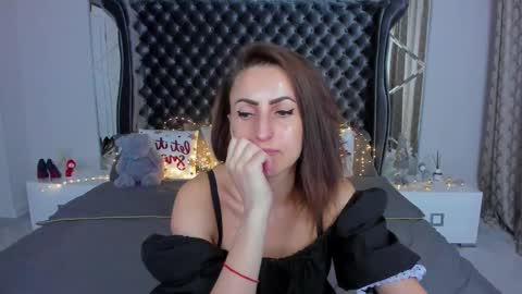 rebecca_diamonds online show from 12-14-25, 06:30