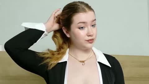 rebecca_lace online show from 09-18-25, 02:57
