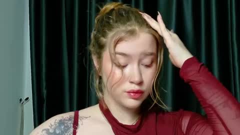 rebecca_lace online show from 09-20-25, 11:28