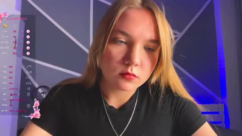 Snapshot of rebeccaeglitis chatting on 11-23-25, 05:57 Rebecca online show from 11-23-25, 05:57