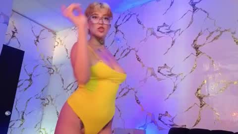 Snapshot of rebeka_baker chatting on 02-25-26, 01:54 REBEKA online show from 02-25-26, 01:54