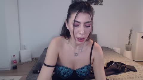 Snapshot of rebekaburns chatting on 01-25-25, 01:30 Rebeka online show from 01-25-25, 01:30