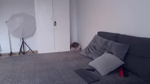 Snapshot of rebekaburns chatting on 01-27-25, 09:02 Rebeka online show from 01-27-25, 09:02