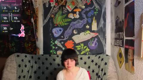 Lara online show from 12-17-25, 09:10