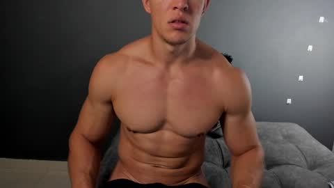 twitter REECET26 instagram RECCETAYLOR online show from 02-16-25, 11:48