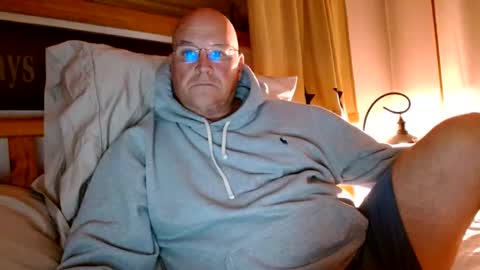 Mtn. Man online show from 10-28-25, 02:59